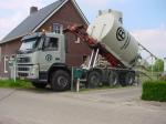 Cementdekvloer: plaatsing silo t.b.v. realisatie zandcement dekvloer